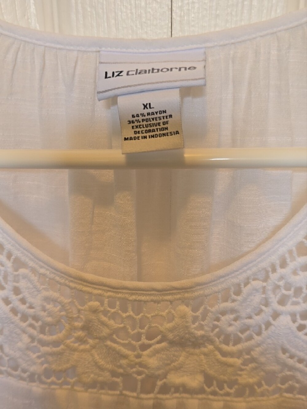 Liz Claiborne White Crochet Yoke Short Sleeve Top - Picture 2 of 5